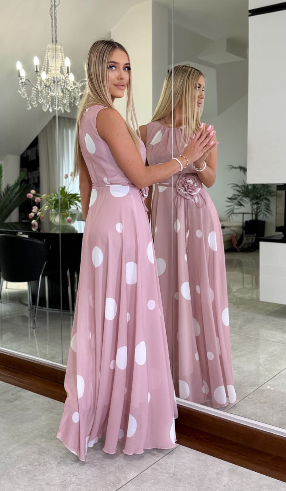 Sukienka Bianca Róż — zdjęcie 2